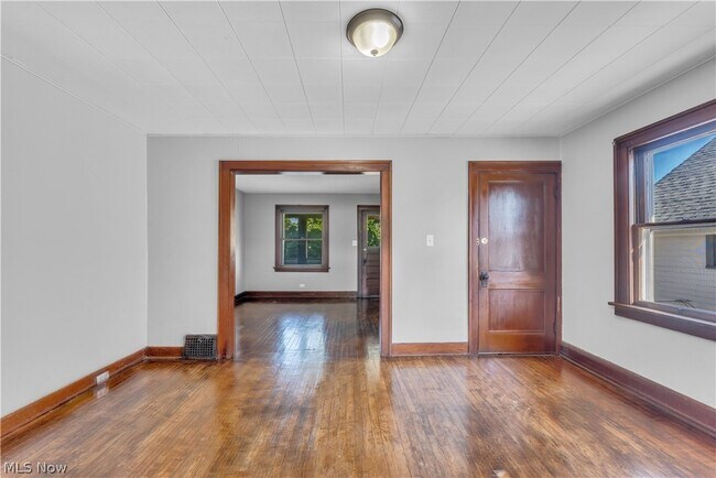 Building Photo - 4453 W 48th St