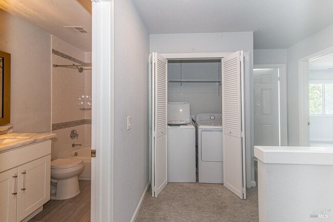 Building Photo - 23 Baypoint Dr