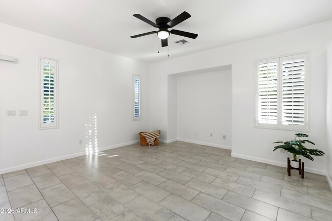 Building Photo - 7527 S 13th Pl