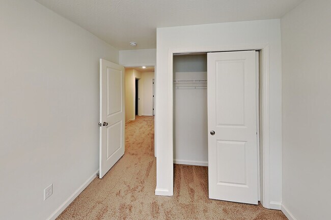 Building Photo - 2835 Strauss Ln