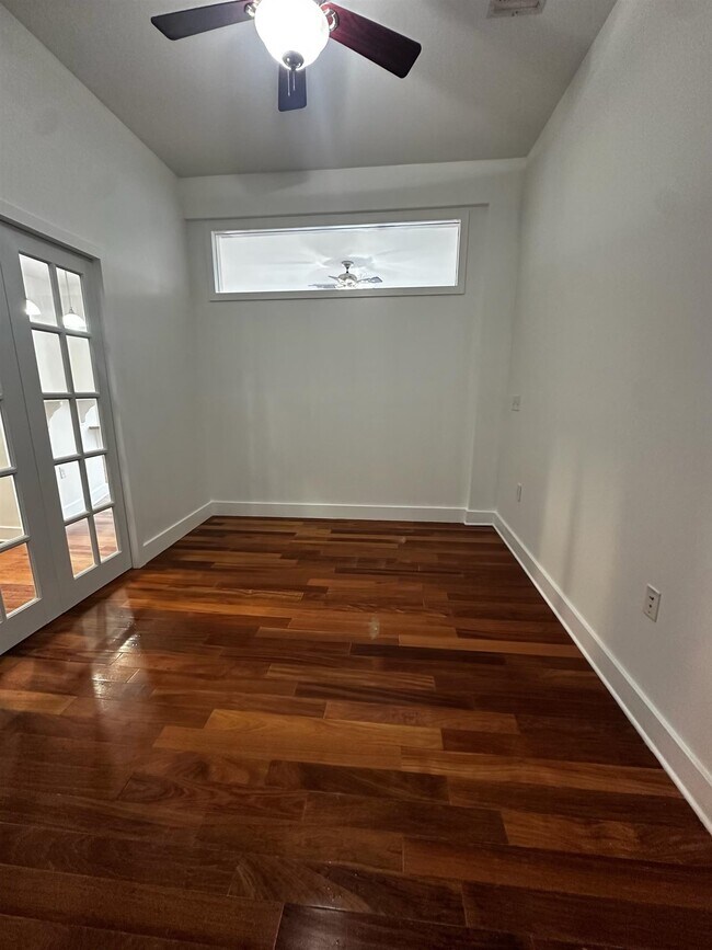 Building Photo - 55 Mallory Ave