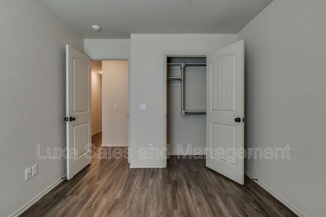 Building Photo - 437 Chalk Hill Ct