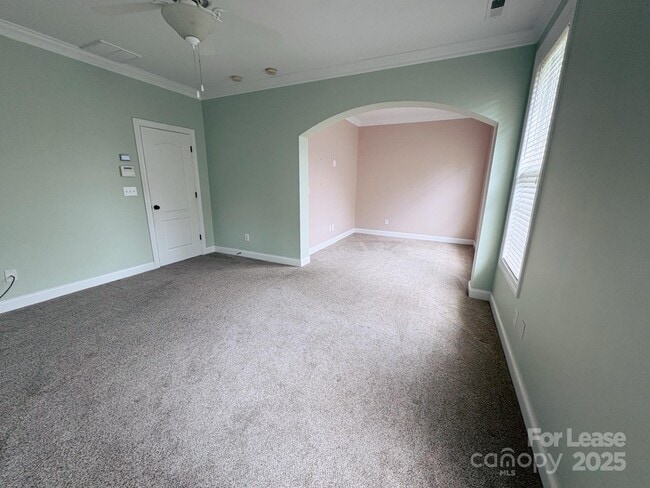 Building Photo - 108 Avaclaire Way