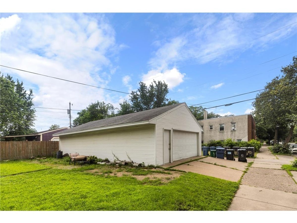 Building Photo - 1428 Madison St NE