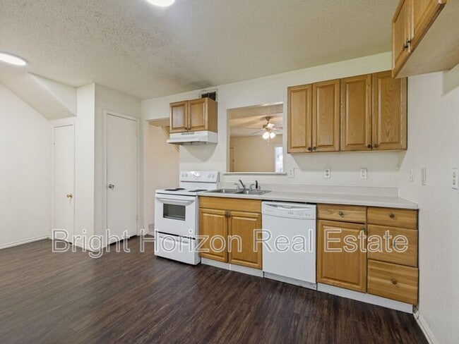 Building Photo - 1408 Arvel Cir
