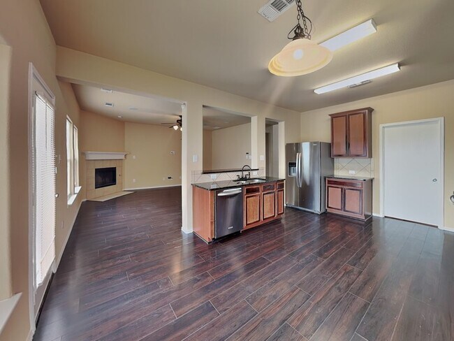 Building Photo - 629 Saddleway Dr
