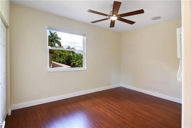 Building Photo - 5873 NW 120th Terrace