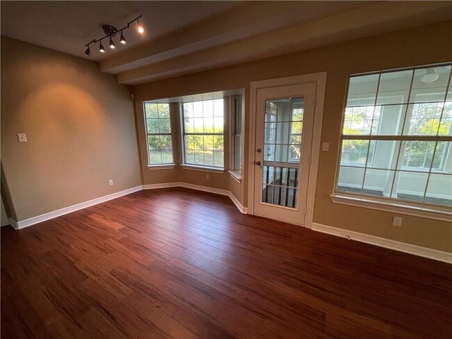 Building Photo - 10501 Hill Country Skyline