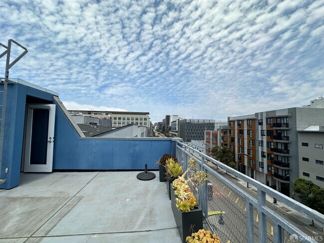 Building Photo - 2080 3rd St