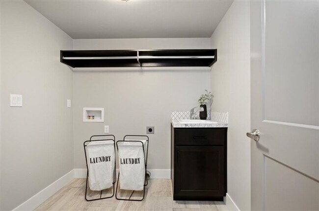 Building Photo - BRAND NEW HOME!!  4 Bedrooms, 3 Baths, Lar...