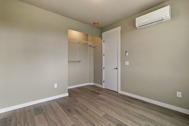 Bedroom 2 (Closet) - 1563 Mt Baker Hwy