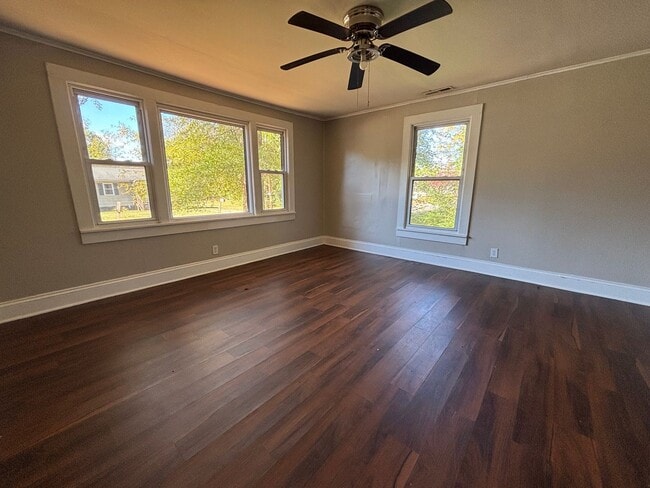 Building Photo - 716 Wilson Rd