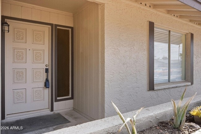 Building Photo - 4731 W Paradise Ln