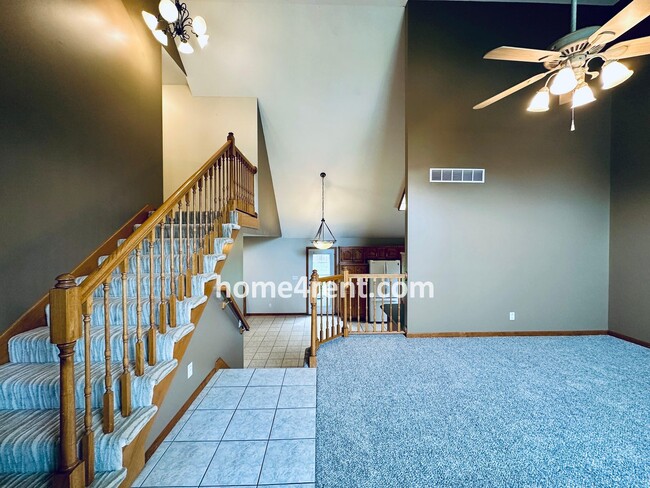Building Photo - Spacious Four Bedroom Home in KCMO w/ Bran...