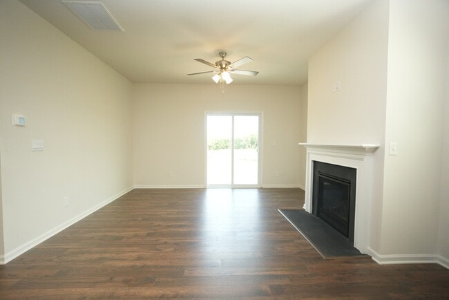 Building Photo - BRAND NEW HOME FOR RENT!