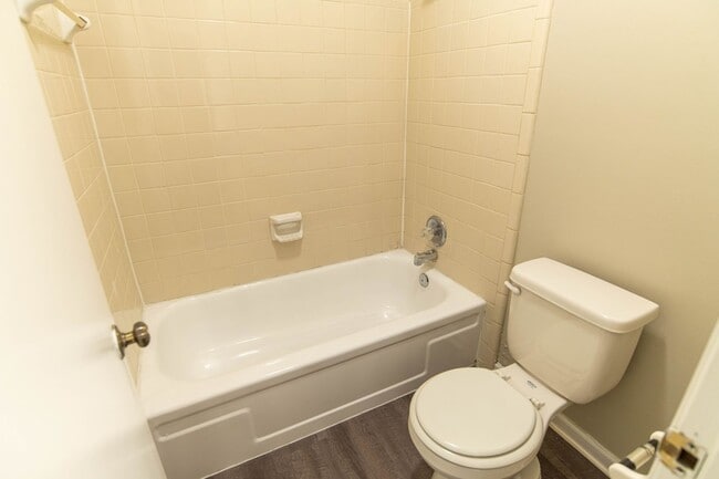 Building Photo - 2201 Hartsfield Rd