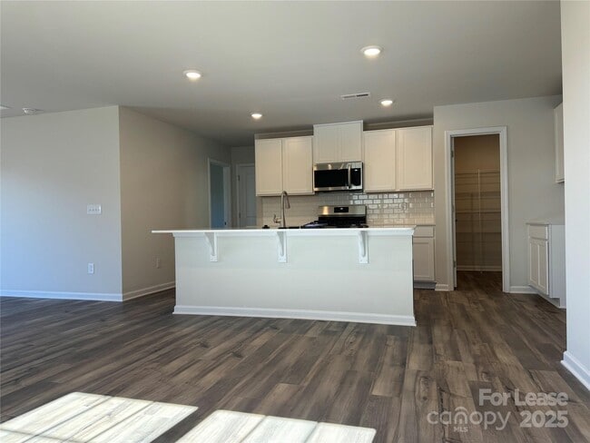 Building Photo - 193 Brentwood Dr