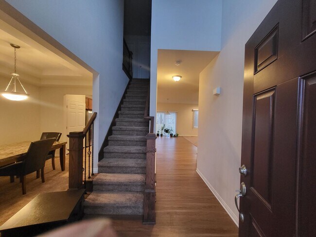 Building Photo - Spacious 4-Bedroom, 2.5-Bath Home Near Dow...