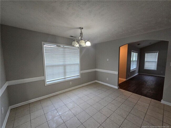 Building Photo - 150 Bear Creek Dr