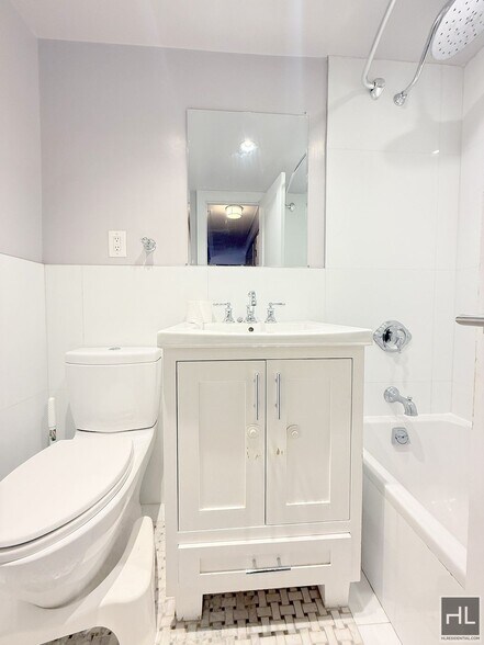 Building Photo - No fee 2 bed 1 bath with balcony - WEST 93 STREET