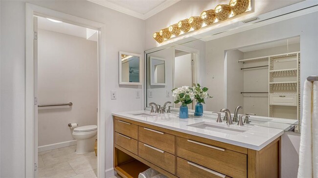 Building Photo - 6467 Carrington Cir