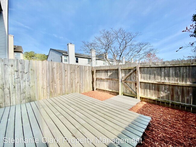 Building Photo - 3 br, 2.5 bath House - 606 Sheafe Court