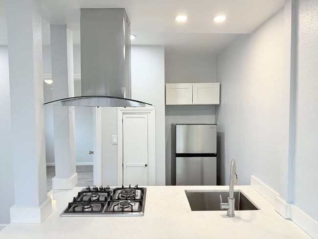 Building Photo - Up to Two Weeks FREE Rent with this cozy 1...