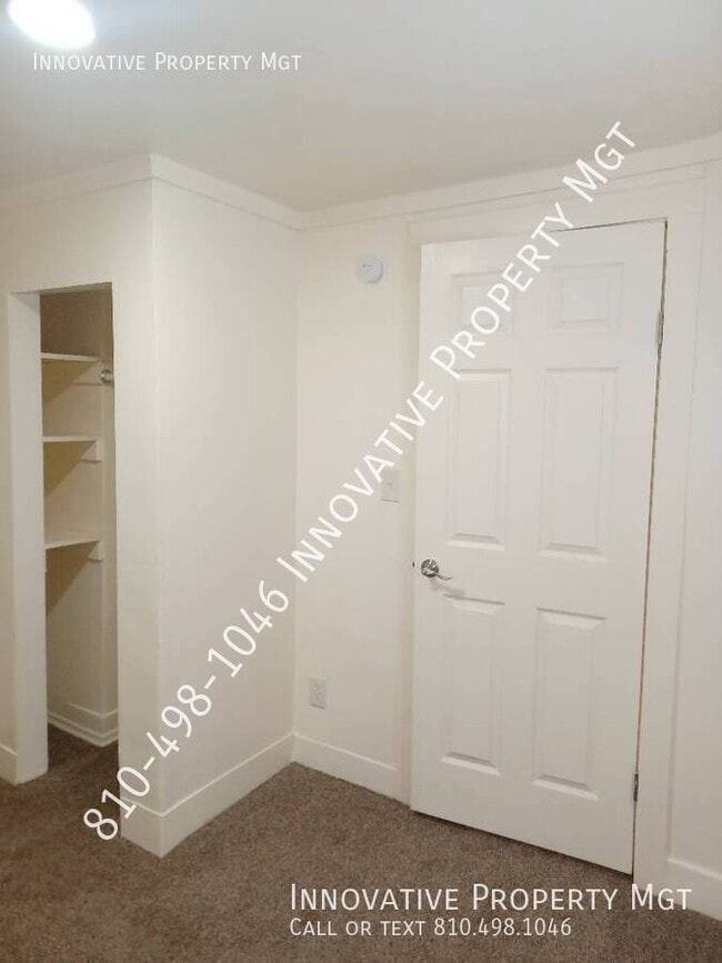 Building Photo - 1077 W Bergin Ave