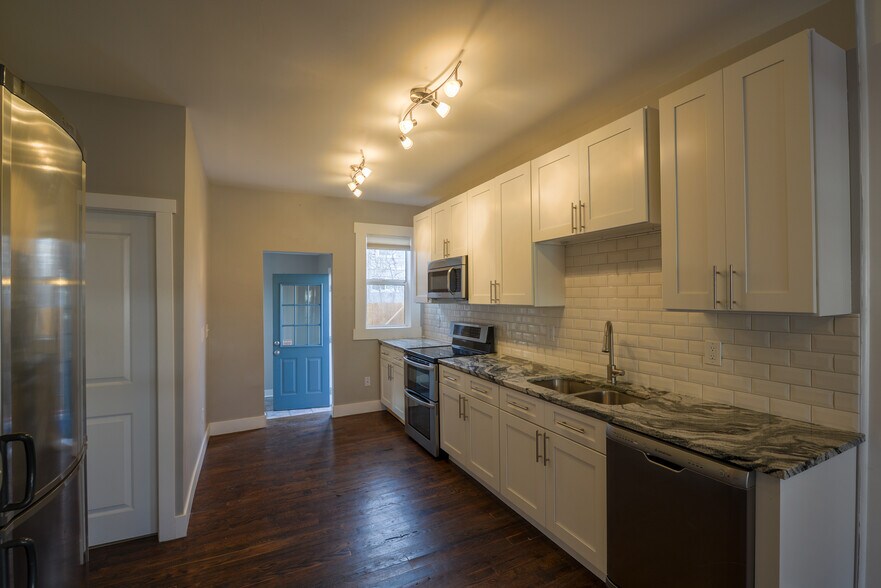 Open kitchen - 529 Cherokee Street