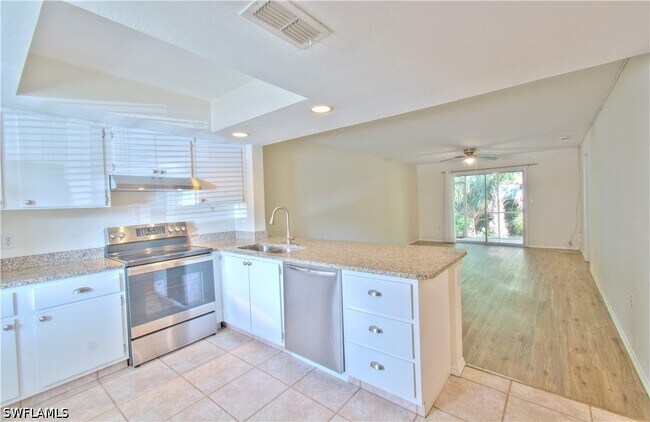 Building Photo - 2385 Naples Trace Cir