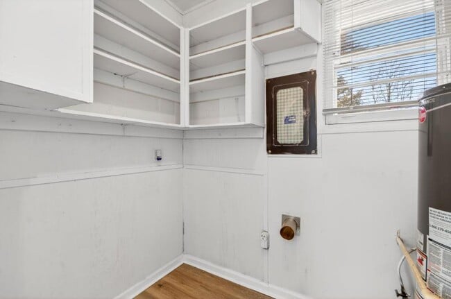 Building Photo - 4225 Cottage Ln