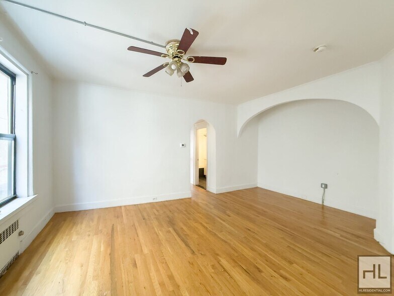 Building Photo - SULLIVAN PLACE / Renovated Full-Floor 1-Be...