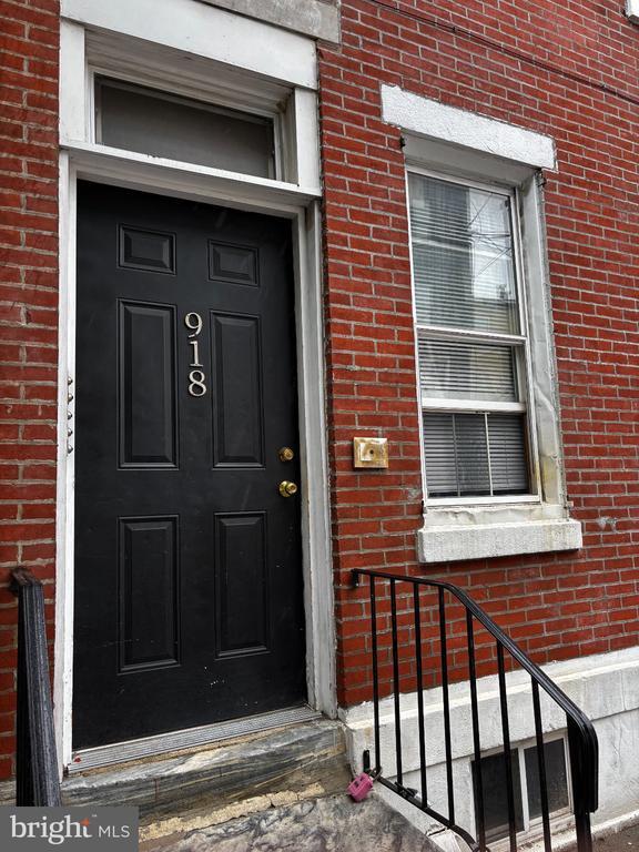 Building Photo - 918 S 12th St