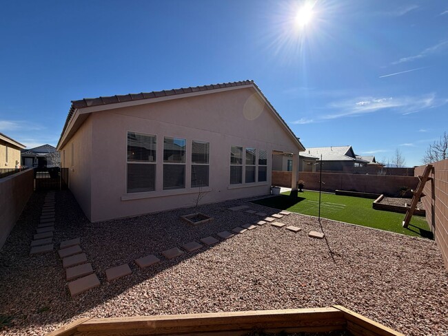 Building Photo - 4 Bedrooom Single Story New Build in Mesa Del Sol Near Netflix Studios!