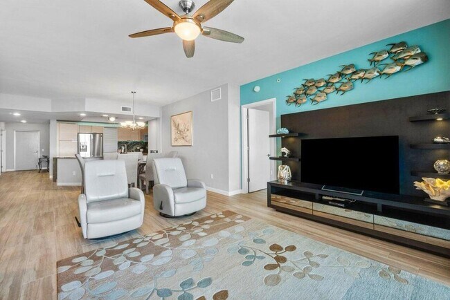 Building Photo - 2640 Lake Shore Dr