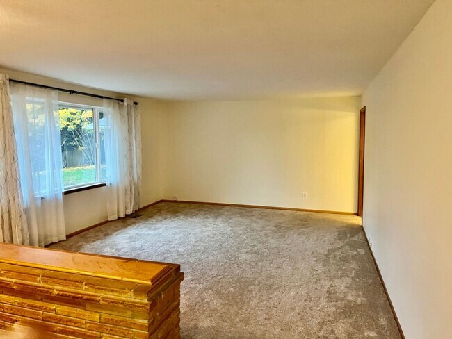 Building Photo - 3Bd/1.5Ba Covington House