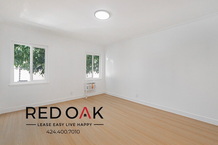 Building Photo - 1622 W 83rd St