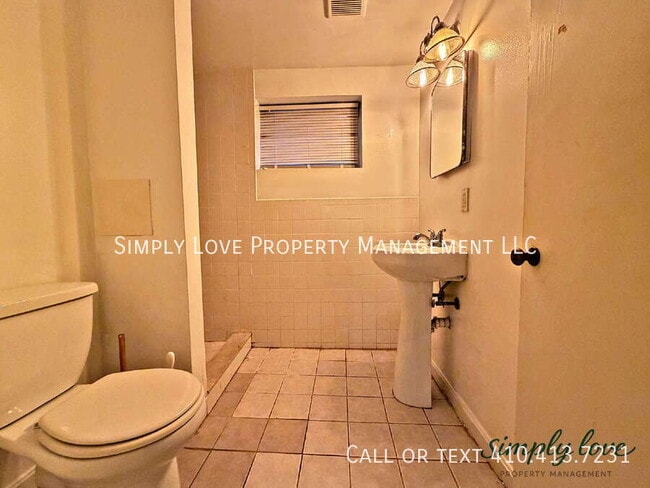 Building Photo - 4526 Albion Rd