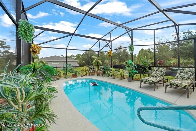 Building Photo - 487 Dadeville St SE