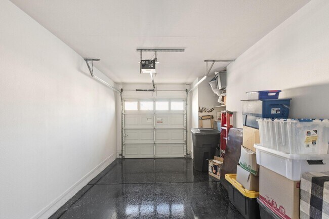 Building Photo - 8270 Hayden Rd