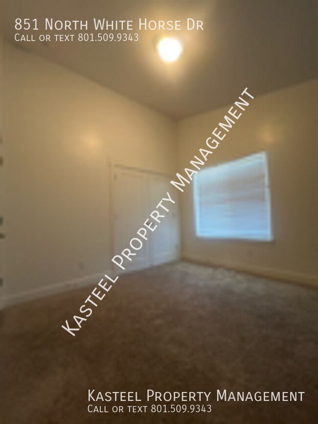 Building Photo - 851 White Horse Dr