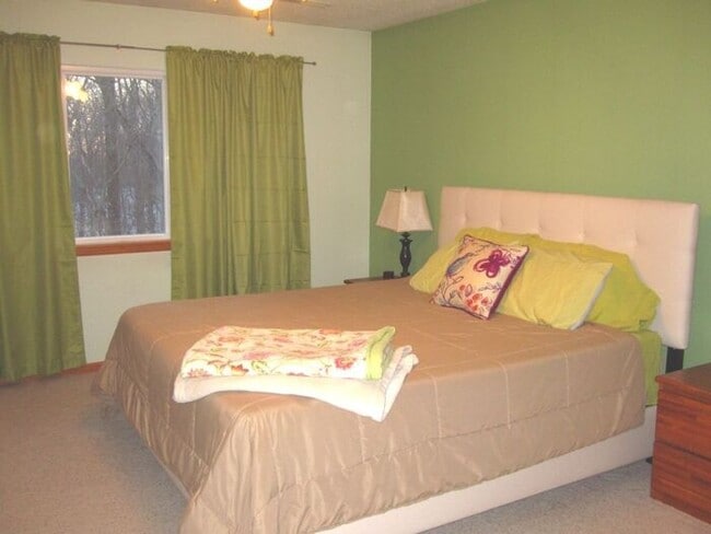 Building Photo - $2,250 | 4 Bedroom, 3.5 Bathroom DUPLEX | ...