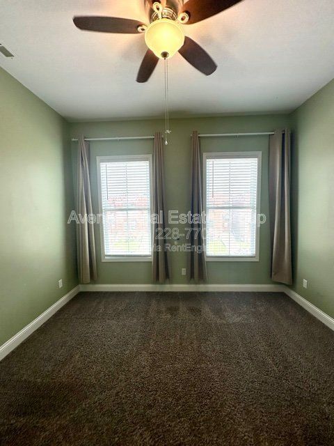 Building Photo - 4328 Swan Ave