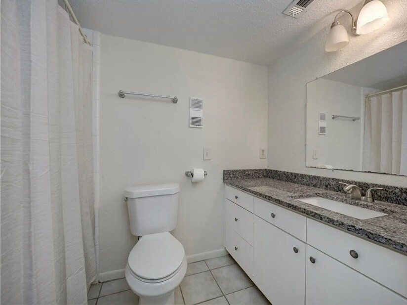 Building Photo - 14801 Compass St