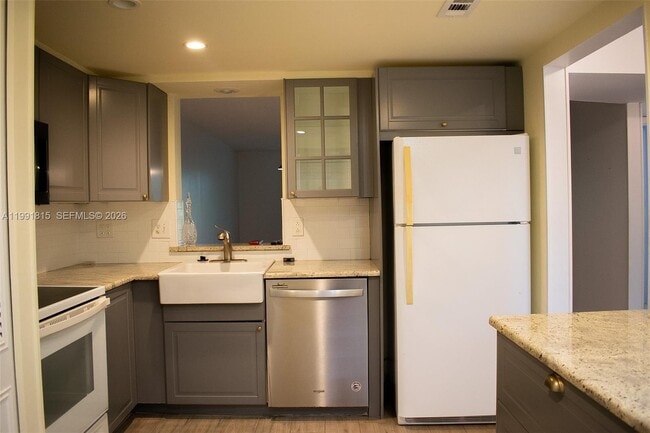 Building Photo - 260 NW 76th Ave