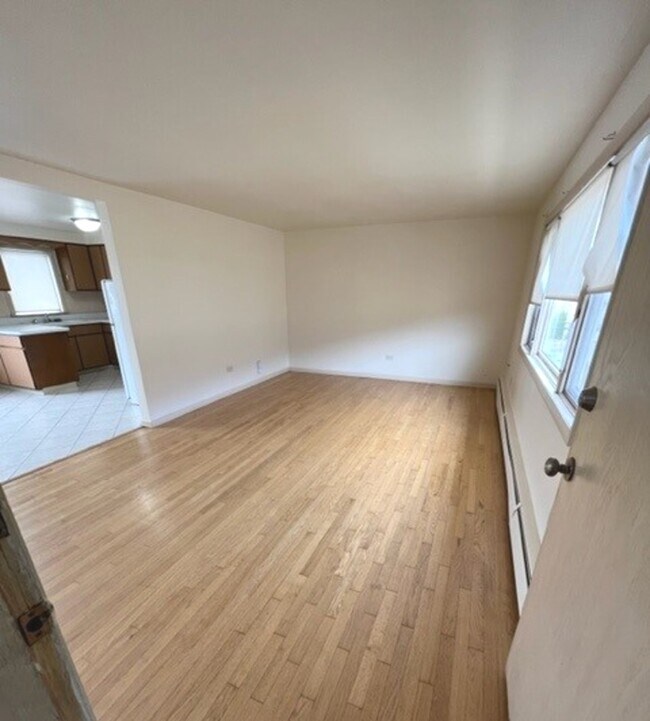 Building Photo - 6744 W Diversey Ave