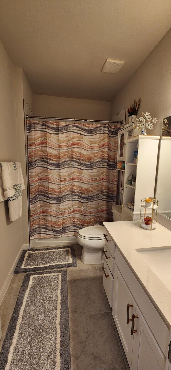 Building Photo - 1030 W Davis Pkwy