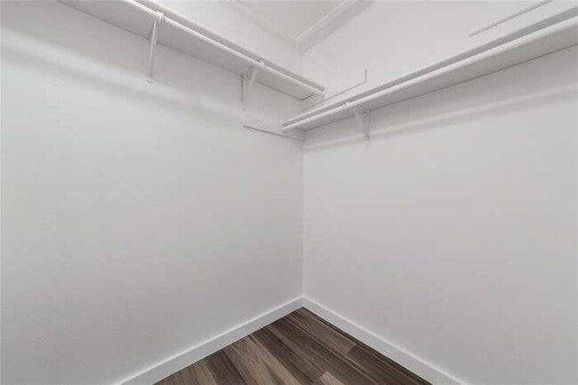 Building Photo - 5535 Pine Pl