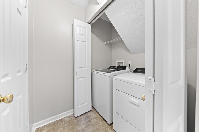 Building Photo - 2989 Buckner Ln