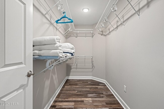 Building Photo - 1709 Hickory Ave